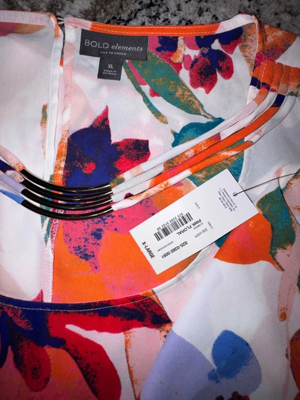 *NWT* BOLD Elements Floral Cold Shoulder Top XL - Picture 4 of 8